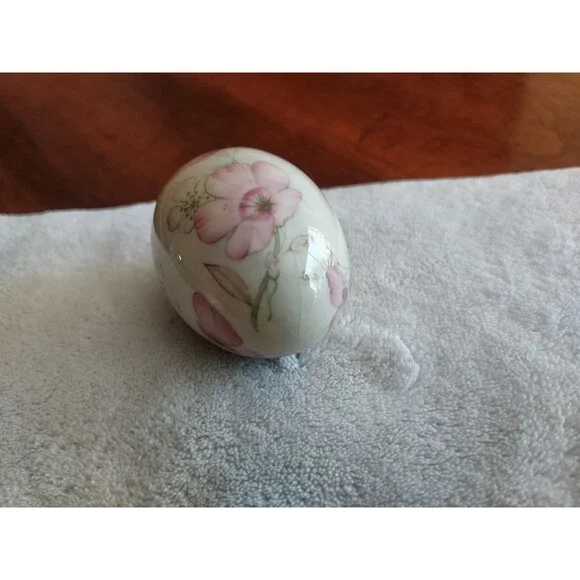 Vintage The Egg Lady Decorative Porcelain Eggs Floral Patterns Spring Easter - Picture 13 of 13